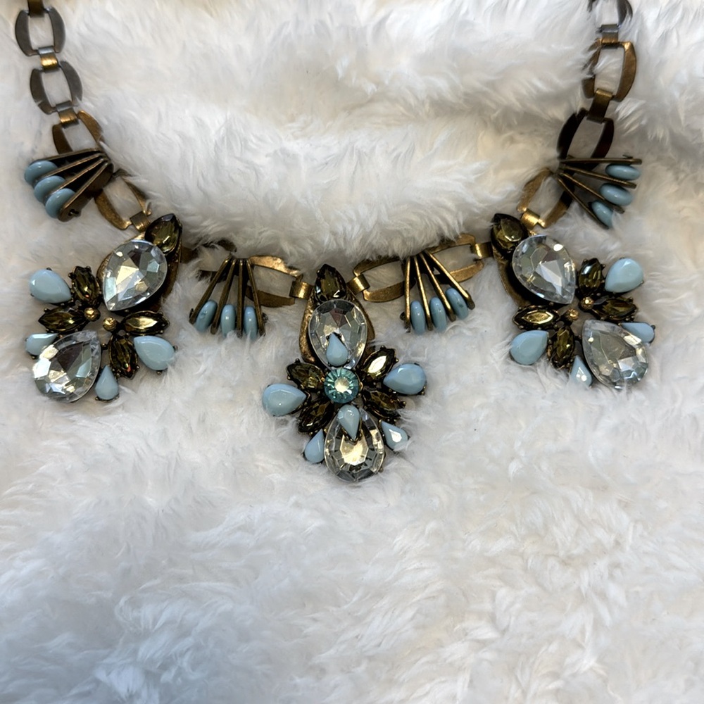 💎 Stunning statement necklace! 💎